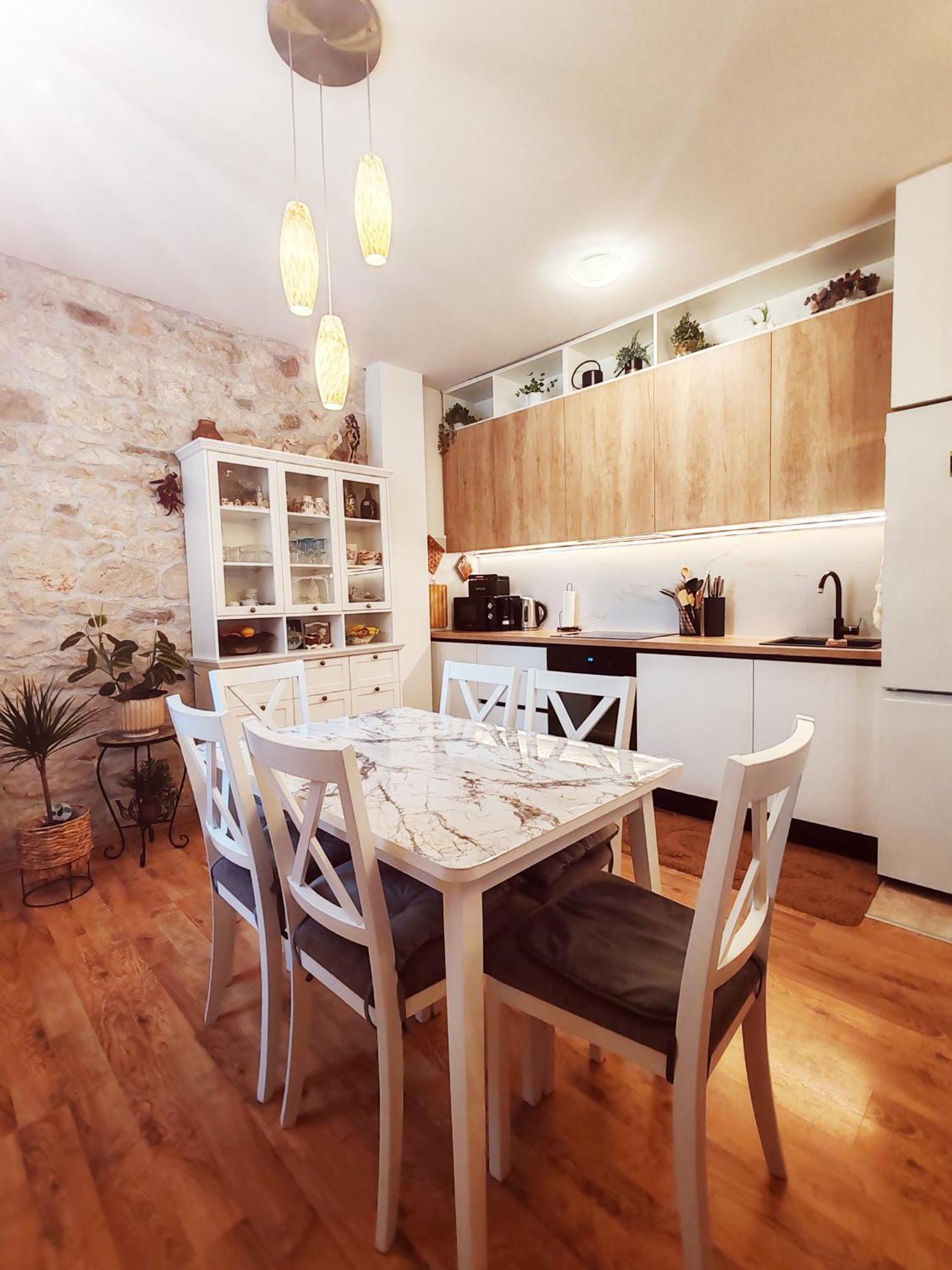 Apartman Hygge Omis Exterior photo